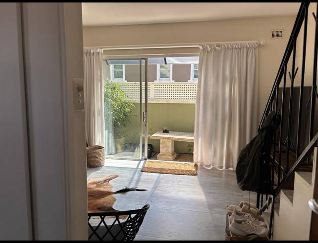 2 BEDROOM APARTMENT FOR SALE IN ESSENWOOD